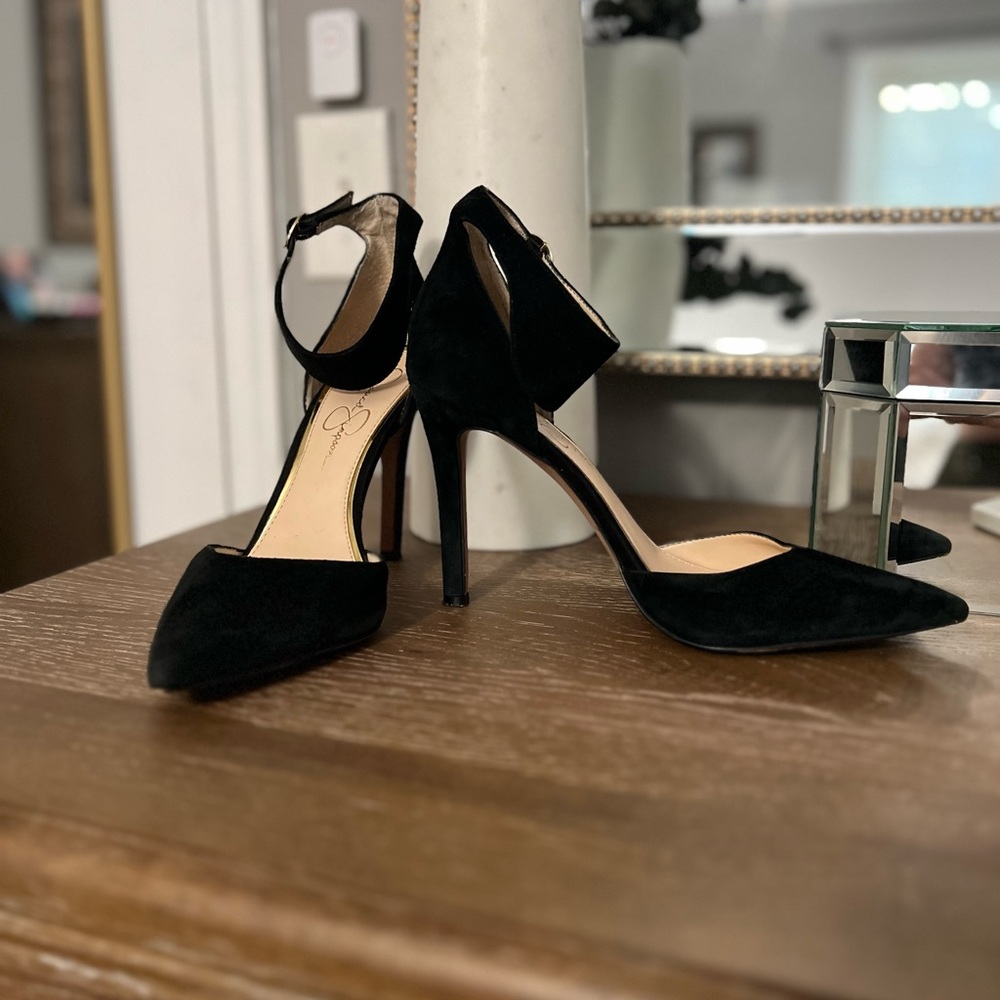 Jessica Simpson Black Suede Pumps